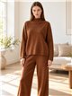 ensemble pull à col roulé et pantalon