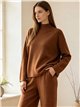 ensemble pull à col roulé et pantalon