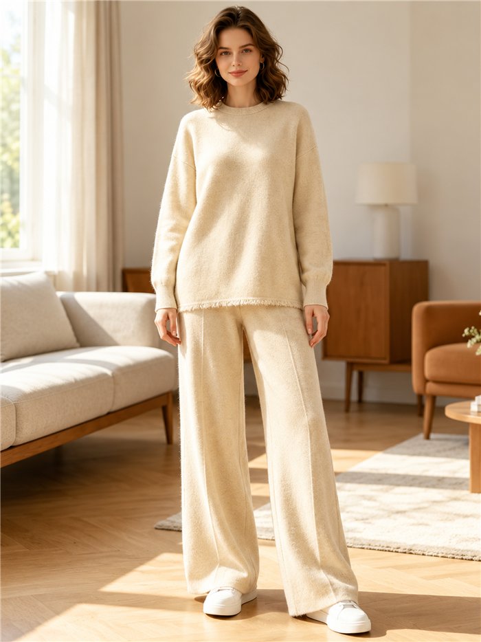 Conjunto jersey bajo desflecado y pantalón