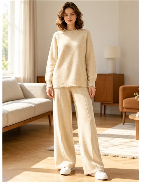 Conjunto jersey bajo desflecado y pantalón