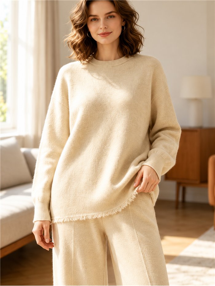 Conjunto jersey bajo desflecado y pantalón