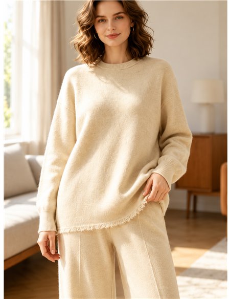 Conjunto jersey bajo desflecado y pantalón
