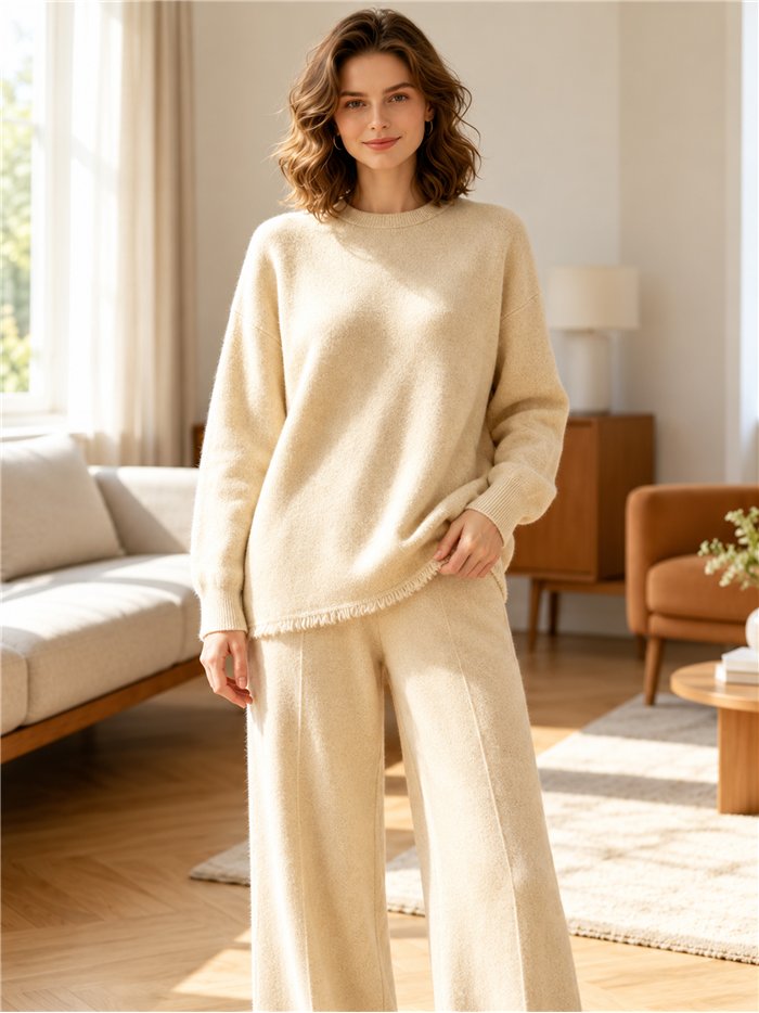 Conjunto jersey bajo desflecado y pantalón