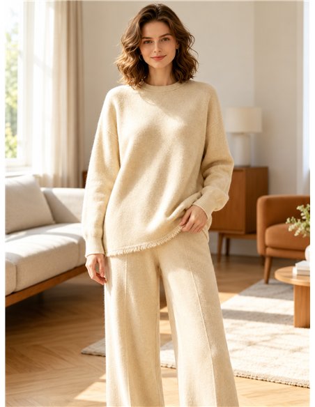 Conjunto jersey bajo desflecado y pantalón