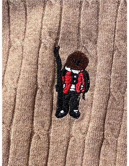 Cable knit sweater with mini embroidery