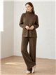 Conjunto jersey cuello alto con bolsillos y pantalón