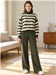 Conjunto jersey rayas cuello alto y pantalón