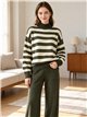 Conjunto jersey rayas cuello alto y pantalón