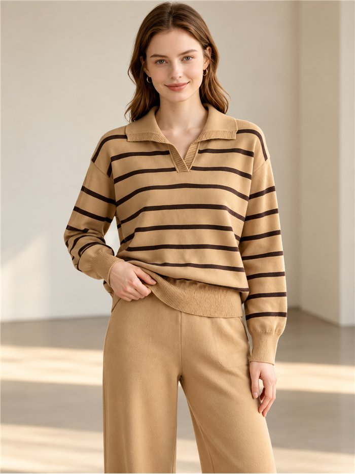 Set aus gestreiftem Polo-Pullover und Hose