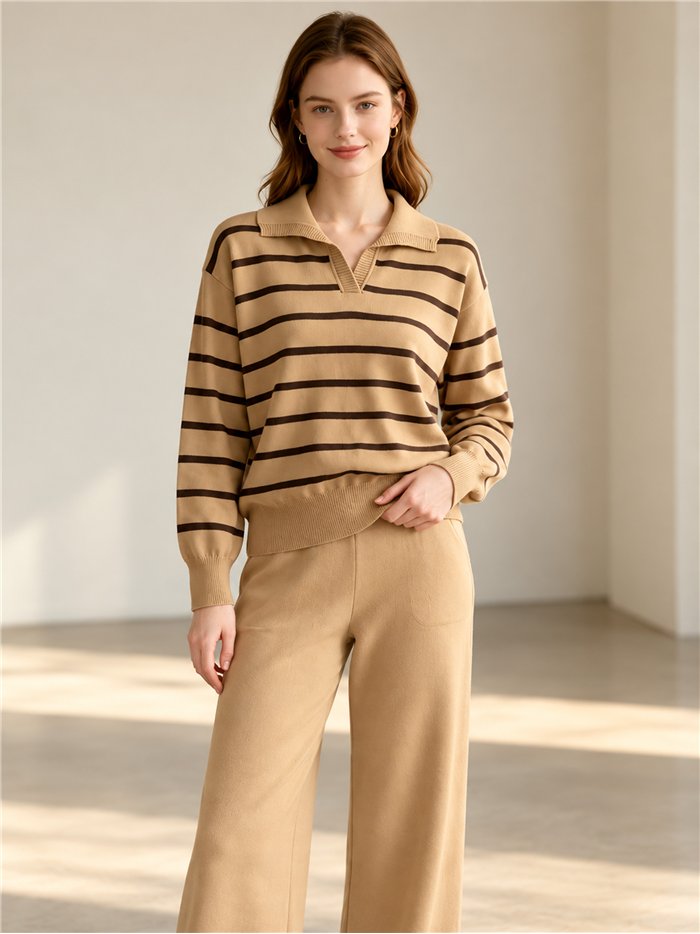 Set aus gestreiftem Polo-Pullover und Hose