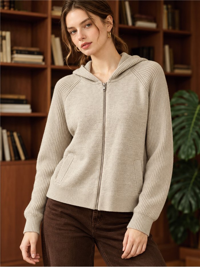 Giacca in maglia con cappuccio e cerniera