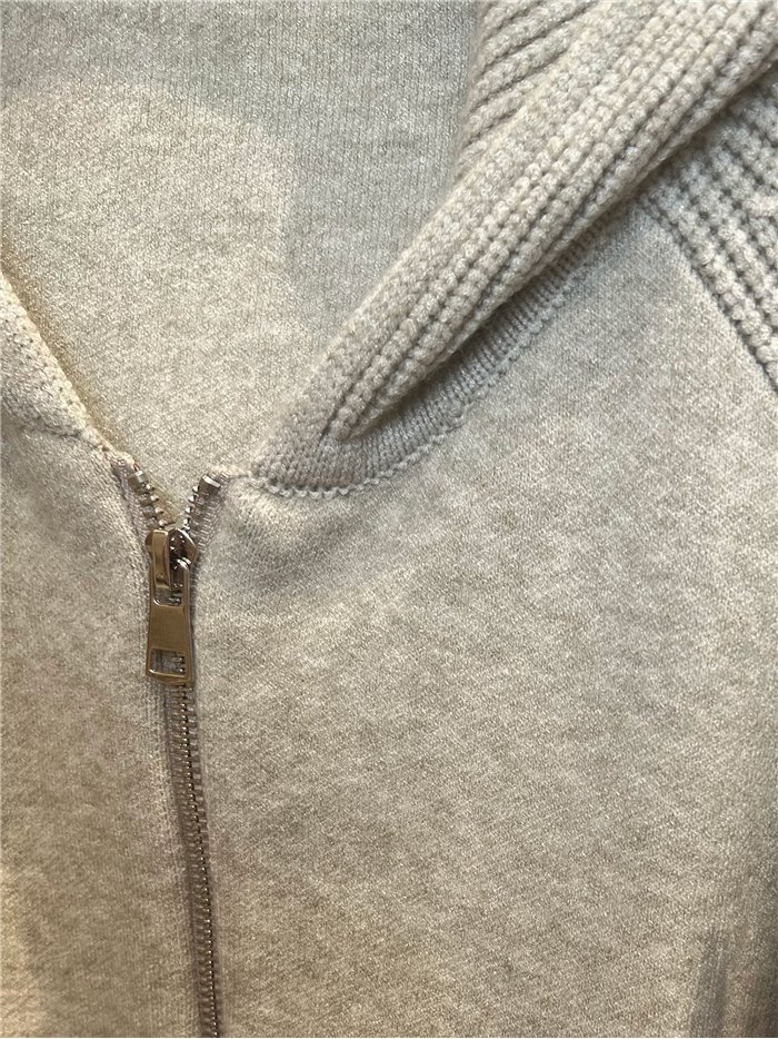 Giacca in maglia con cappuccio e cerniera