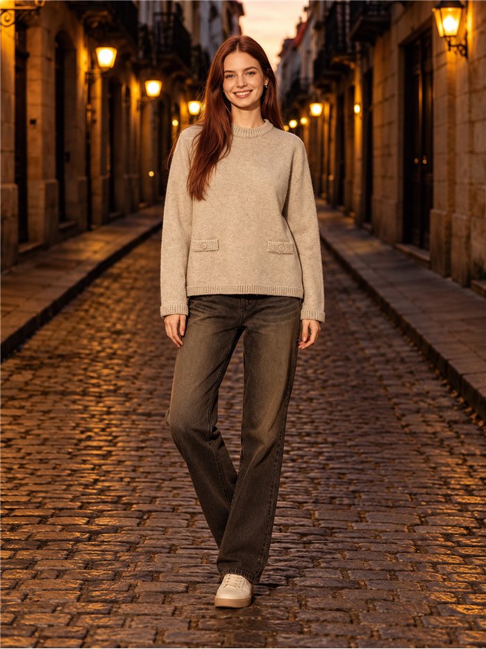Pullover mit Taschen und Knopf