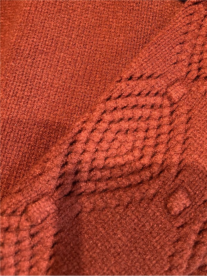 Pull à col montant avec manches en relief