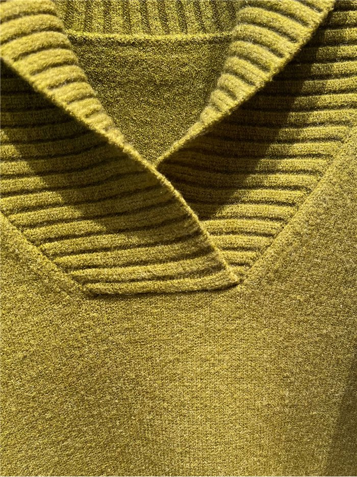Maglione con collo a scialle