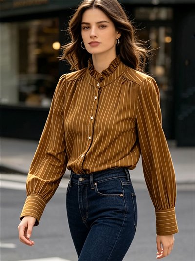 Blusa rayas con cuello volante