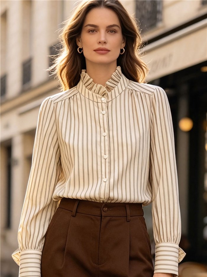 Blusa rayas con cuello volante