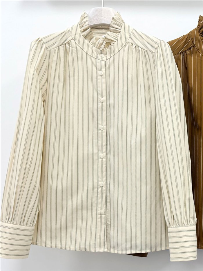 Blusa rayas con cuello volante