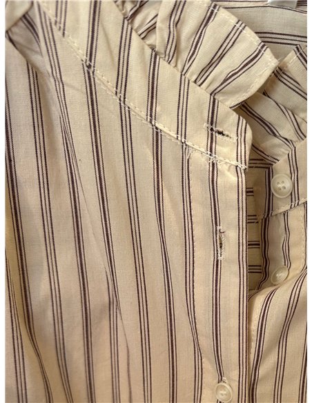 Blusa rayas con cuello volante
