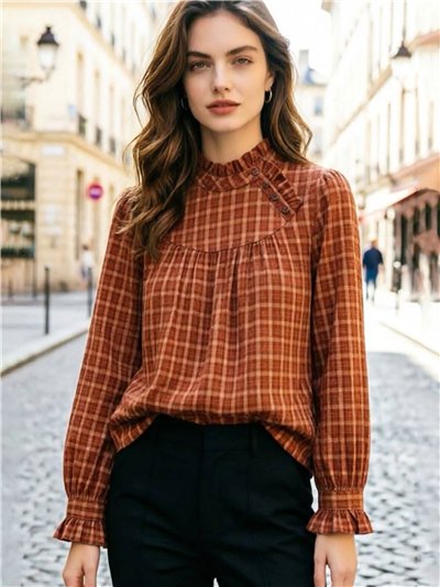 Blusa de cuadros con cuello volante