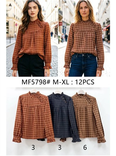 Blusa de cuadros con cuello volante 2