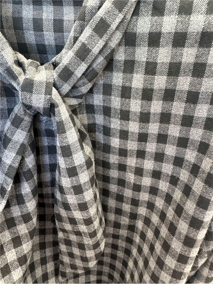 Camisa de cuadros con lazada