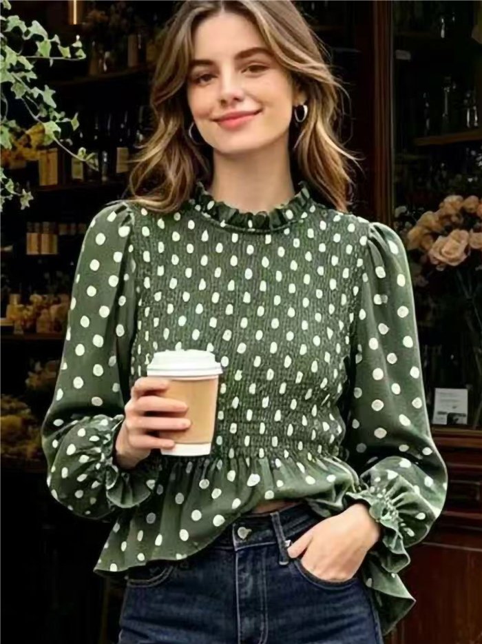 Blusa de lunares con nido de abeja