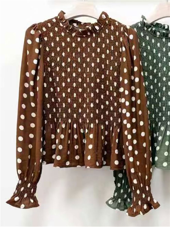 Blusa de lunares con nido de abeja
