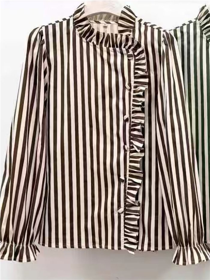 Blusa rayas con volante lateral