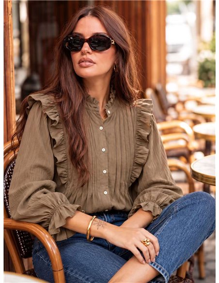 Blusa con volantes y pliegues