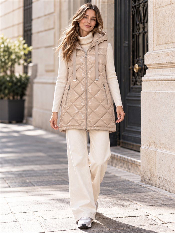 Chaleco largo acharolado capucha water repellent