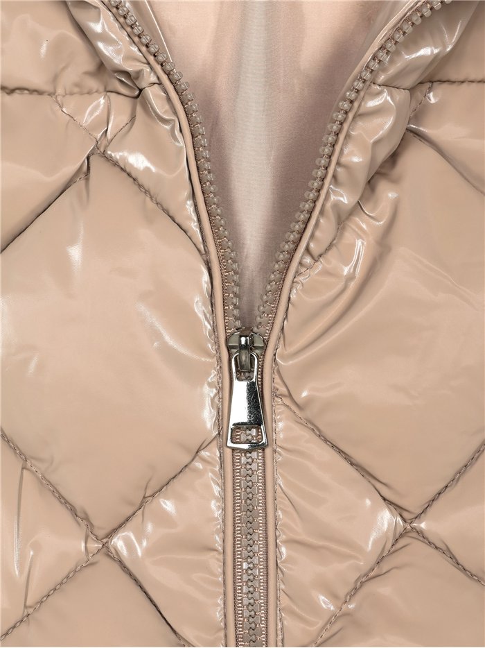 Chaleco largo acharolado capucha water repellent