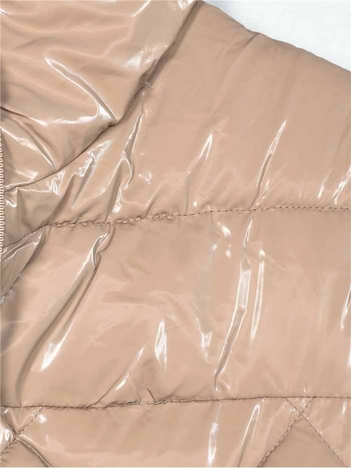 Chaleco largo acharolado capucha water repellent