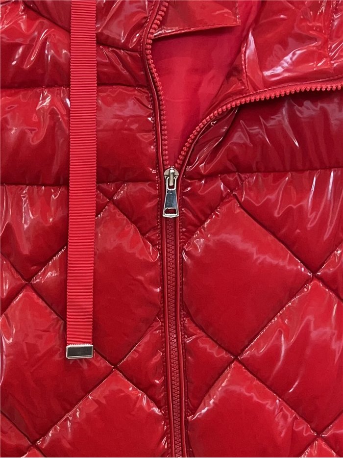 Chaleco largo acharolado capucha water repellent