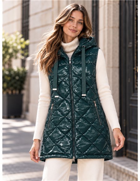Chaleco largo acharolado capucha water repellent