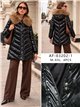 Anorak amplio acharolado water repellent cuello pelo