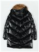 Anorak amplio acharolado water repellent cuello pelo
