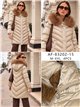 Anorak amplio acharolado water repellent cuello pelo