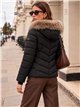 Anorak corto capucha con pelo