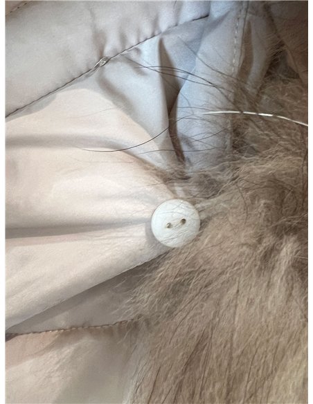 Anorak corto capucha con pelo