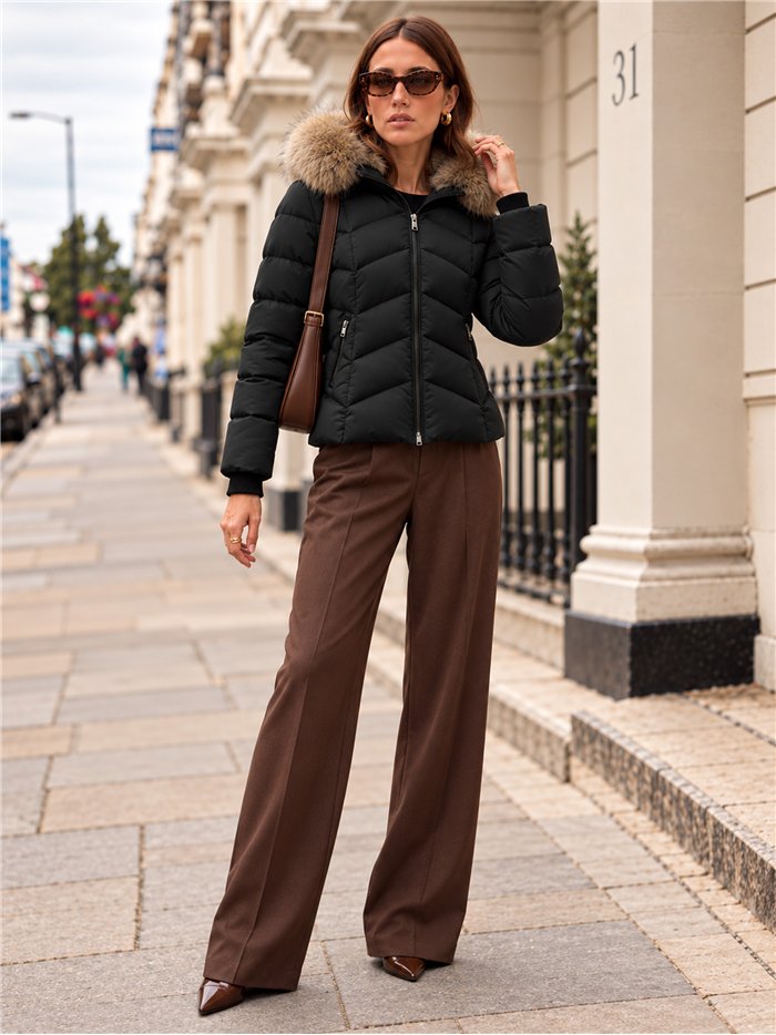 Anorak corto capucha con pelo