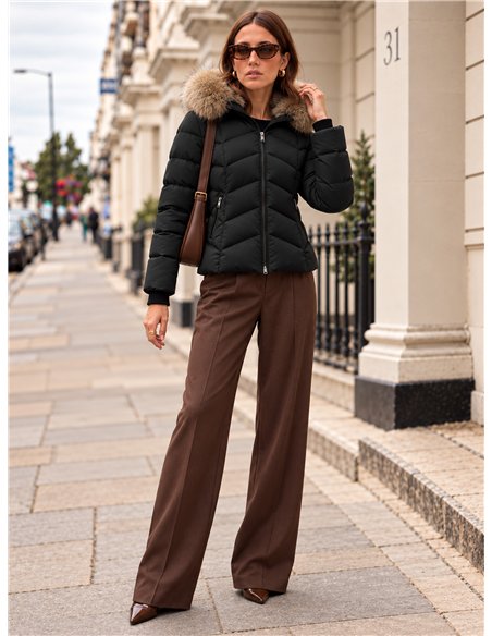 Anorak corto capucha con pelo