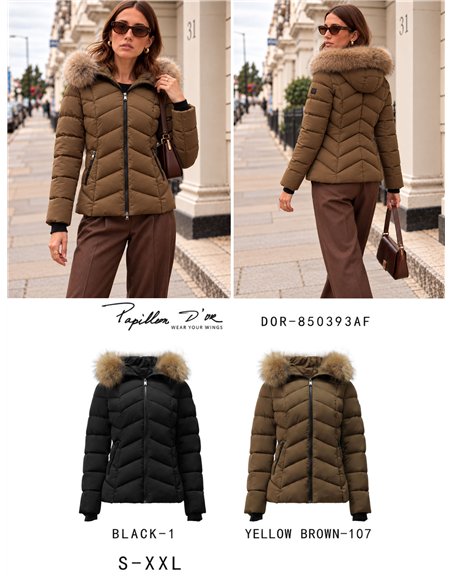 Anorak corto capucha con pelo
