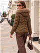 Anorak corto capucha con pelo