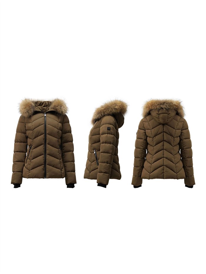 Anorak corto capucha con pelo