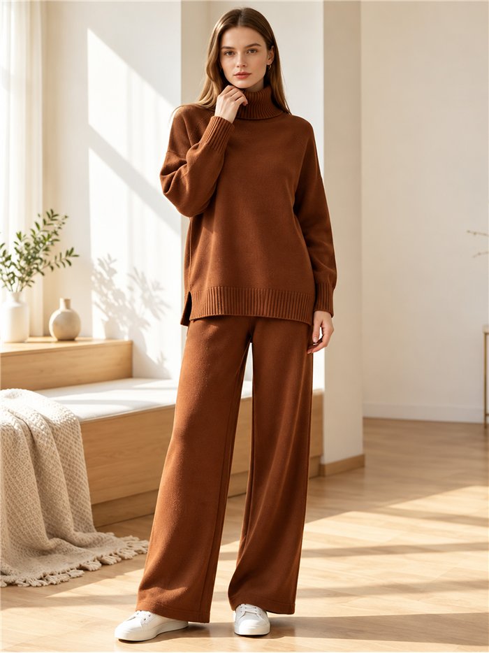 Conjunto jersey cuello vuelto y pantalón