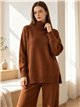 Conjunto jersey cuello vuelto y pantalón