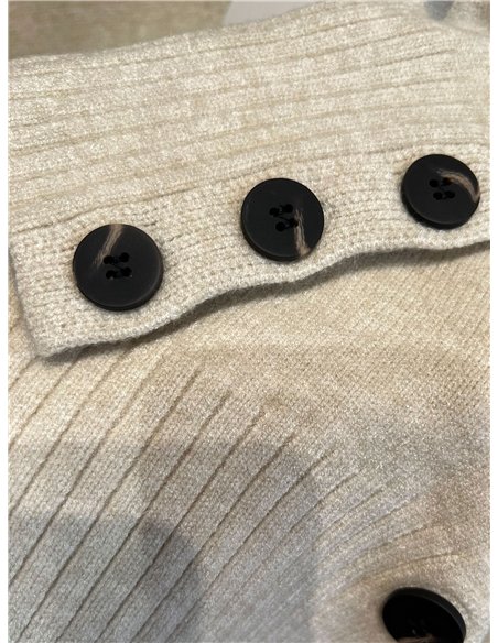 Jersey cuello vuelto detalle botones