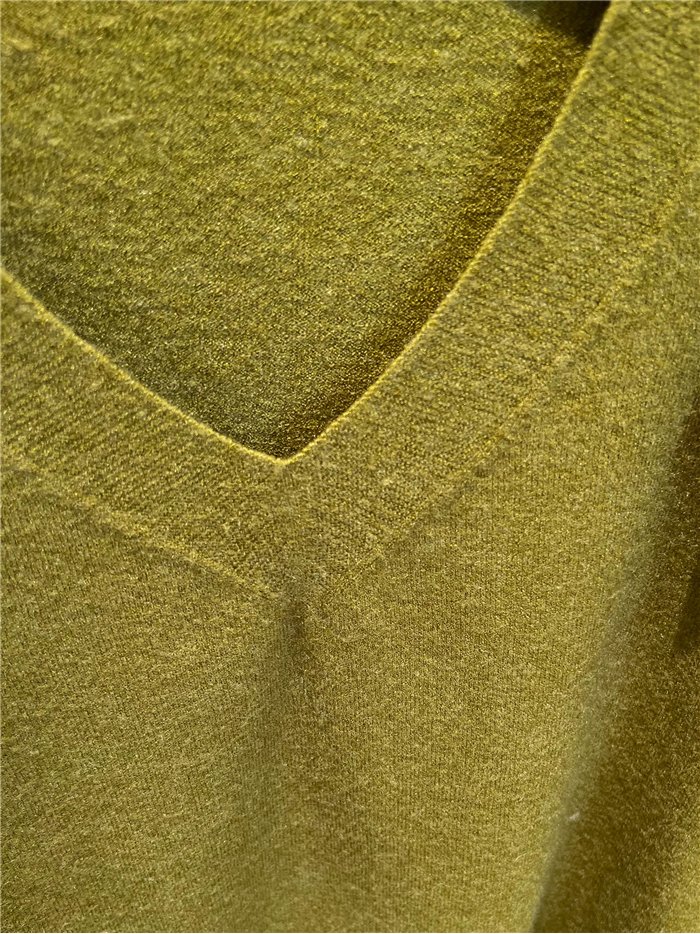 Jersey básico de punto con lana cuello pico