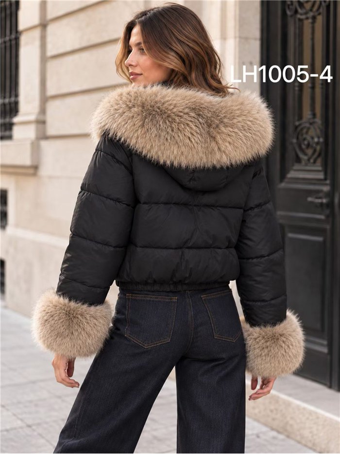 Chaqueta corta acolchada con pelo